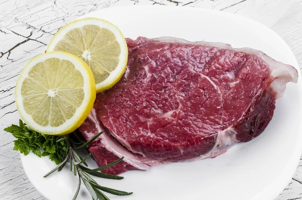 Taze sığır eti biftek — Stok fotoğraf