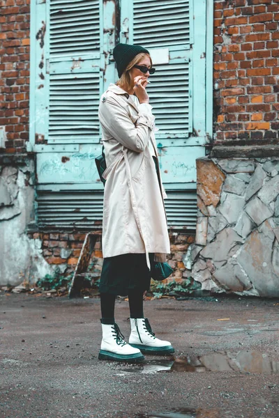Young Stylish Woman Wearing Long Beige Coat White Boots Black — Stock Photo, Image