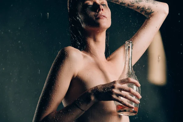 Jeune Jolie Femme Brune Avec Des Tatouages Dans Bain Avec — Photo