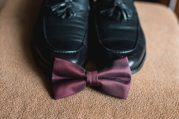 Αξεσουάρ Επιχειρηματία Ανδρικά Αξεσουάρ Ανδρικό Παπιγιόν Μαύρα Παπούτσια Σετ Γαμπρού — Φωτογραφία Αρχείου