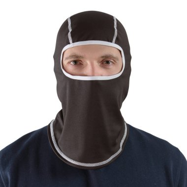 Mavi gömlekli esmer adam, gri kenarlı siyah kar maskeli.