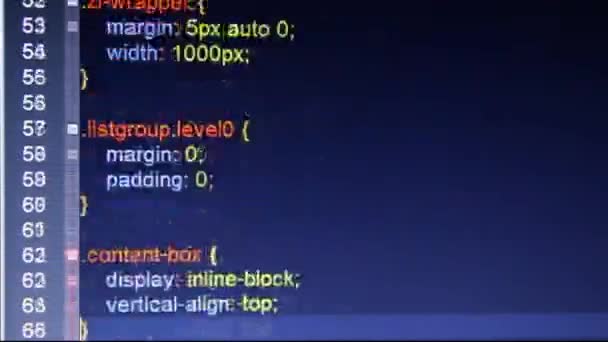Código hexadecimal a executar uma tela de computador. Um plano de perto. Profundidade superficial . — Vídeo de Stock