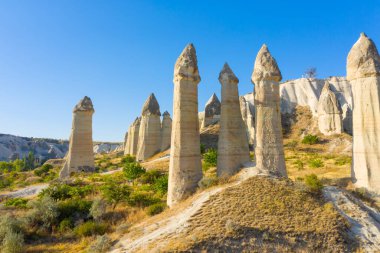 Kapadokya 'nın Goreme köyü yakınlarındaki Aşk Vadisi' nin panoramik manzarası