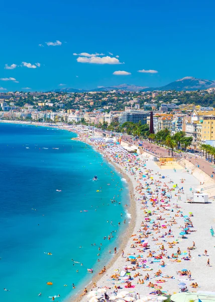 Promenade des Anglais en Niza, Francia. Niza es un popular destino turístico mediterráneo —  Fotos de Stock