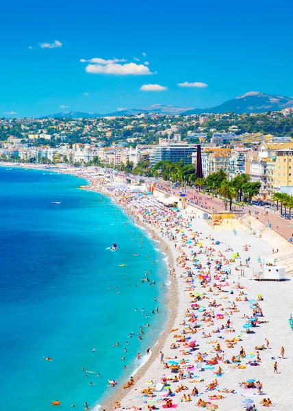 Promenade des Anglais) в Ніцці, Франція. Ніцца - популярне місце для туристів у Середземному морі. — стокове фото