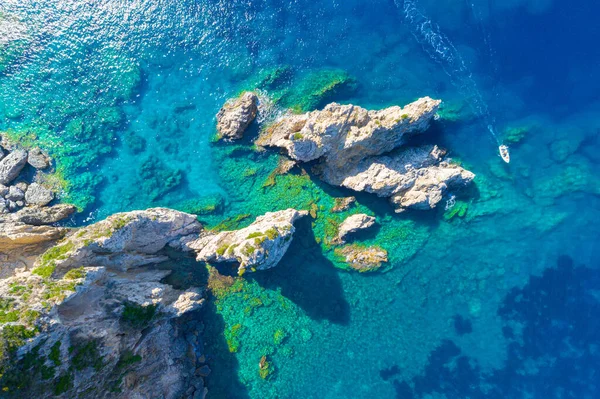 Bahía Paleokastritsa en la isla de Corfú, archipiélago Jónico, Grecia — Foto de Stock
