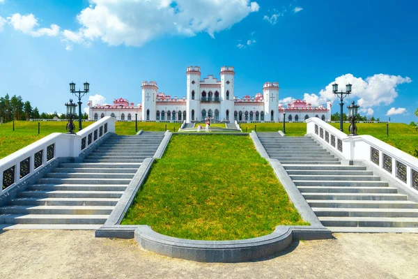 Puslowski Palace in Kossovo. Brest region, Belarus — стоковое фото