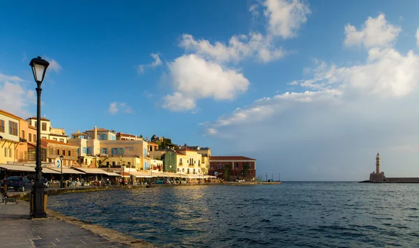 Nézd a régi kikötő Chania, Kréta, Görögország. — Stock Fotó