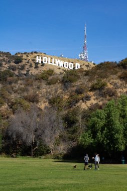 Los Angeles, CA USA - 20 Ocak 2021: Hollywood Park Gölü manzaralı