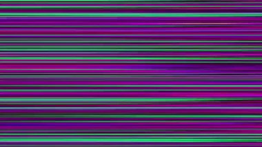 Neon renkli tarama çizgilerine sahip soyut arkaplan, karanlık bir yüzey boyunca parlak renkler halinde parlayarak retro dijital bozulma etkisi yaratıyor.