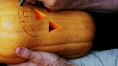 Ana kesme jack-o-fener kabak 1 dışarı.