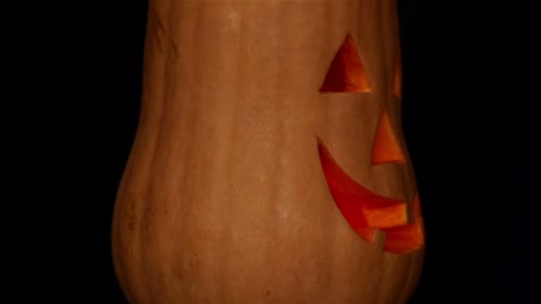 Jack-O-Lantern i den mörka bakgrunden 3. Loopas — Stockvideo