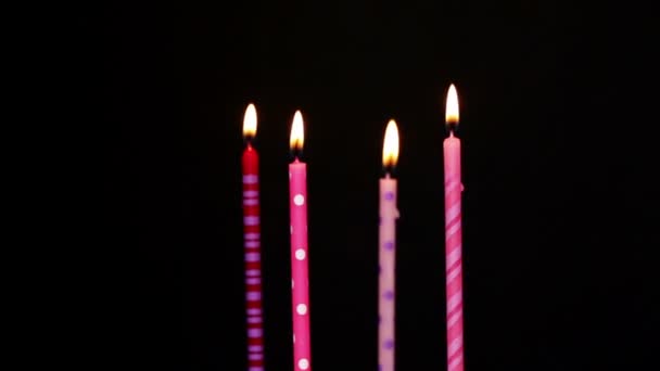 Счастливый день рождения Свечи 4 года, размытые — стоковое видео