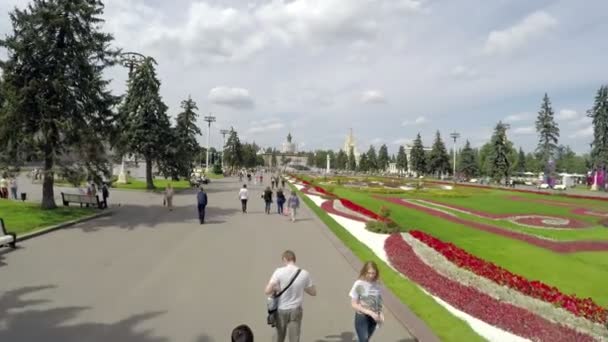 Central Pavilion and Central Avenue at VDNKh — Stock Video