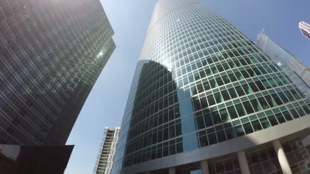 Um grupo de arranha-céus modernos na cidade de Moscou — Vídeo de Stock