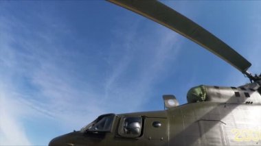 Zhukovsky, Rusya Federasyonu - 27 Ağustos: Ağır nakliye helikopteri Mi-26 yavaş yavaş geçer