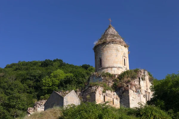 Né Varagavank Chiesa in verde — Foto Stock