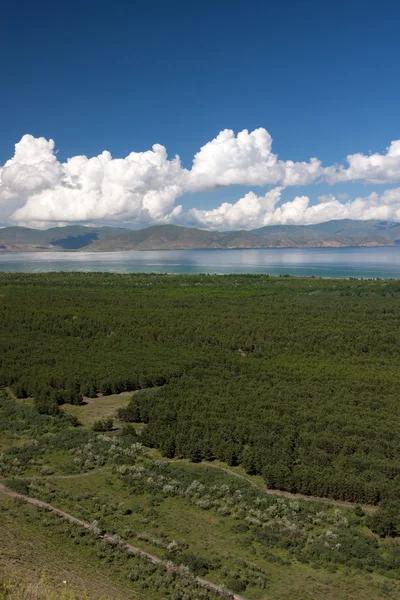 Hava Sevan Gölü manzaralı köpüklü bulutlar