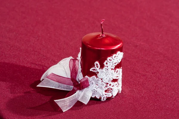 Kırmızı parlak mum