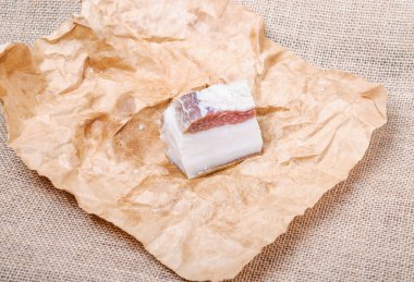 Ambalaj kağıt üzerinde Ukraynalı domuz yağı