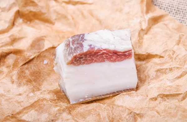 Ambalaj kağıt üzerinde Ukraynalı domuz yağı