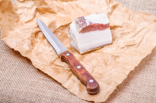 Ambalaj kağıt üzerinde Ukraynalı domuz yağı