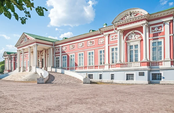 The Palace estate of the residence of Sheremetevs Kuskovo — Stock Photo, Image
