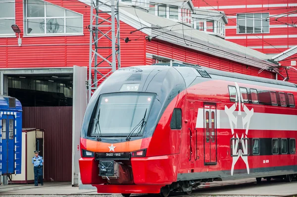 Train ES2-002 Stadler KISS RUS (AERO) "Eurasia" en dépôt d'un nom de Ilyich . — Photo