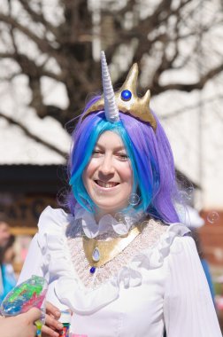 Sabun köpüğü festivalin Prenses Celestia kılık kız