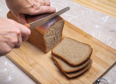 kesme kahverengi ekmek