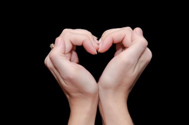 Elleri katlanmış kalp