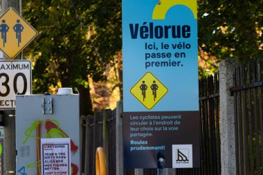 Kanada, 11 Ekim 2025: Bisikletçilerin bu güzel Trois-Rivieres caddesinde öncelikleri var