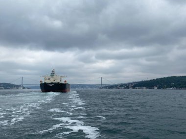 Kumsalda ve dağlarda