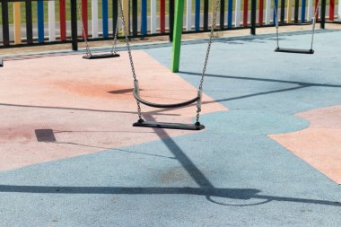 Çocuklar için sallan ve kay, parkın büyük cazibesi