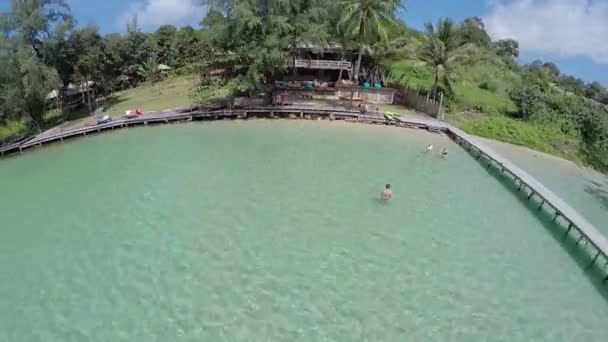 タイの海クッド島の航空写真 — ストック動画