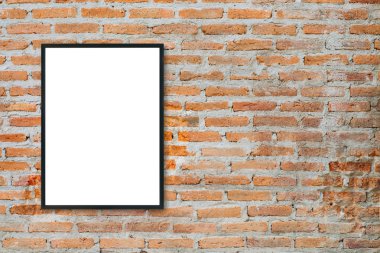 Boş poster resim çerçevesi üzerinde tuğla duvar kadar alay.
