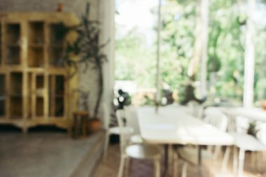 Arka plan bulanık - Bahçe kafede bokeh ile arka plan bulanıklık. Vintage filtre uygulanmış görüntü.