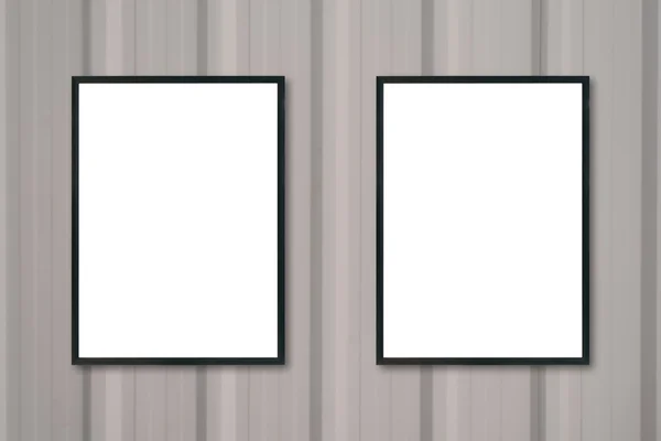 部屋の壁に掛かっている空白フレームのモックアップします。. — ストック写真