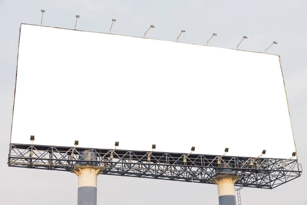 Outdoor em branco no fundo do céu azul, simular — Fotografia de Stock