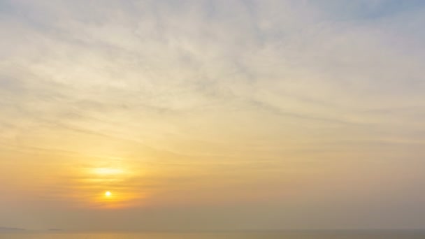 4K / UHD Du jour à la nuit Time-lapse : Coucher de soleil sur la mer sur une île tropicale . — Video