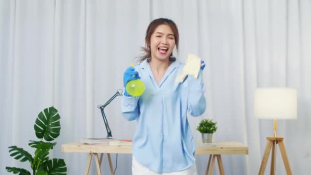 Funny Happy Young Asia Woman Holding Spray Microphone Singing Song — Stock Video