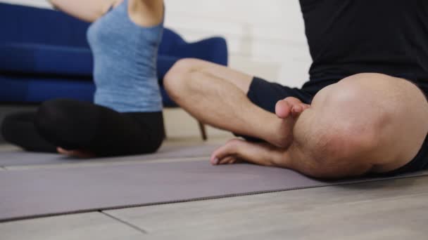 Young American Couple Sportswear Doing Yoga Exercise Working Out Kitchen — Stock Video