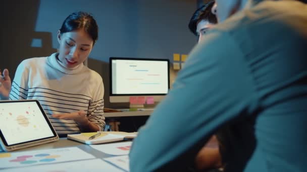 Ásia Empresários Reunião Análise Plano Estatísticas Brainstorm Cabeçalho Equipe Mantenha — Vídeo de Stock