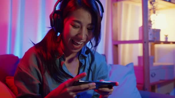 Happy Asia Ragazza Gamer Indossare Cuffie Competizione Video Gioco Online — Video Stock