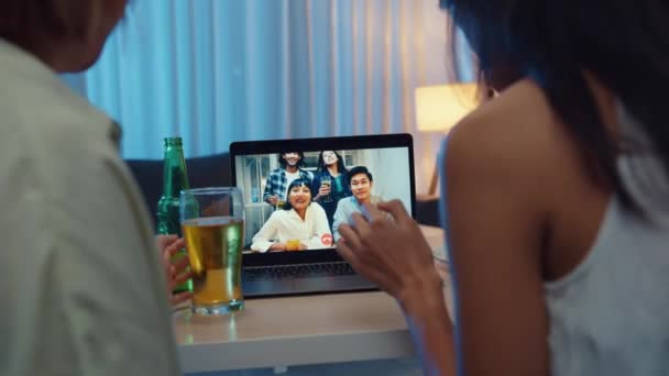 Junge Asiatinnen Trinken Bier Und Genießen Fröhliche Augenblicke Party Event — Stockvideo