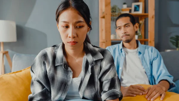 Upset Asian Couple Wife Sit Couch Listen Furious Husband Yelling — Stock Photo, Image