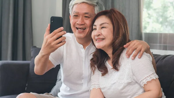 Asian Senior Couple Video Call Home Asian Senior Chinese Grandparents — Stock Photo, Image