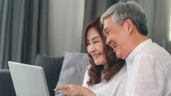 Asian Senior Couple Video Call Home Asian Senior Chinese Grandparents — Stock Photo, Image