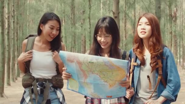Escursionista Asiatica Donne Trekking Nella Foresta Giovane Felice Zaino Ragazze — Video Stock