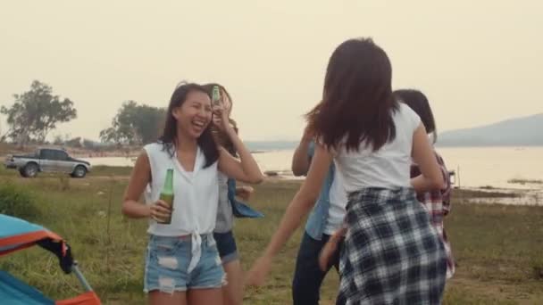 Groep Van Azië Beste Vrienden Tieners Dansen Drinken Veel Plezier — Stockvideo